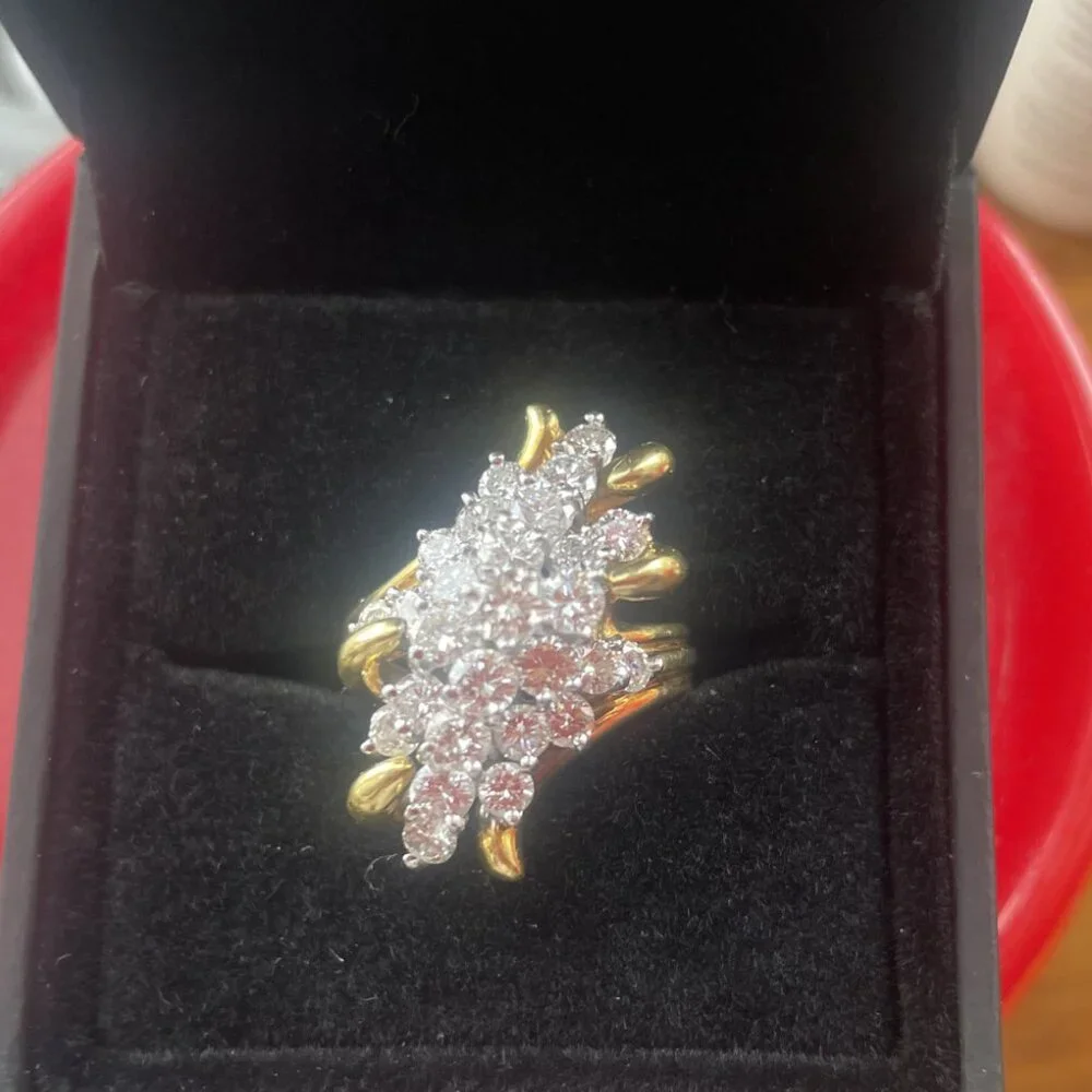 DIAMOND RING - Picture 2 of 3